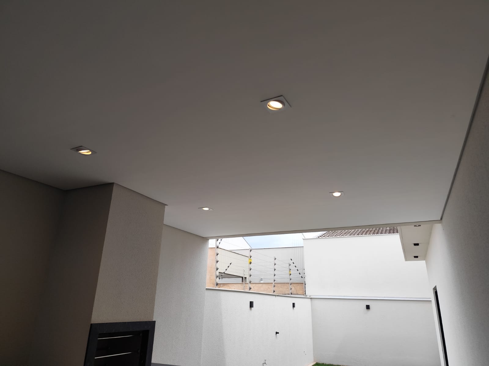 foto do anúncio Casa à venda no Jardim Chamonix, região Leste de Londrina/PR. Residência nova com 161m² de construção em terreno de 250m², pronta para morar!